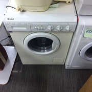 Продам стиральную машину Indesit